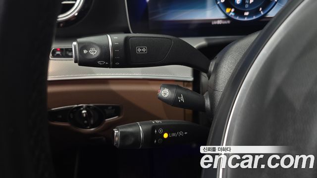 Mercedes-Benz E-Class 2018 — photo 17