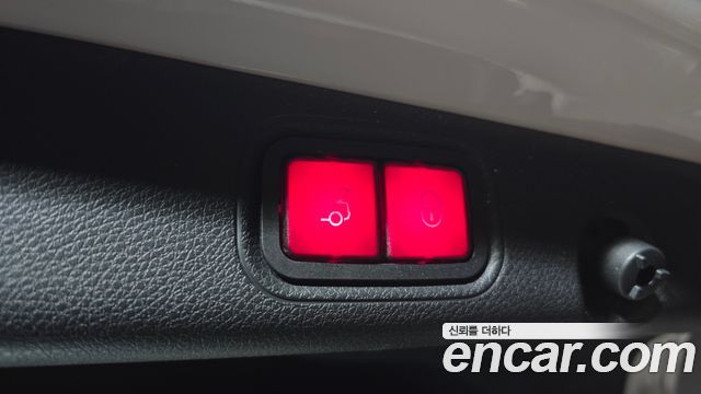 Mercedes-Benz E-Class 2018 — photo 20