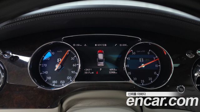 Bentley Mulsanne 2018 — photo 11