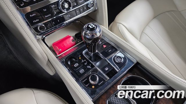 Bentley Mulsanne 2018 — photo 12