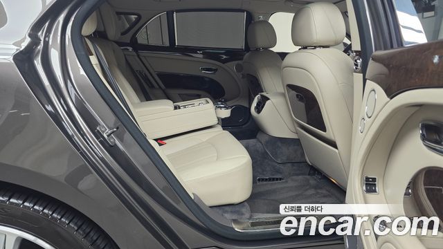 Bentley Mulsanne 2018 — photo 17