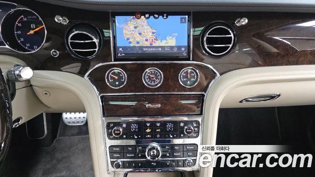Bentley Mulsanne 2018 — photo 19