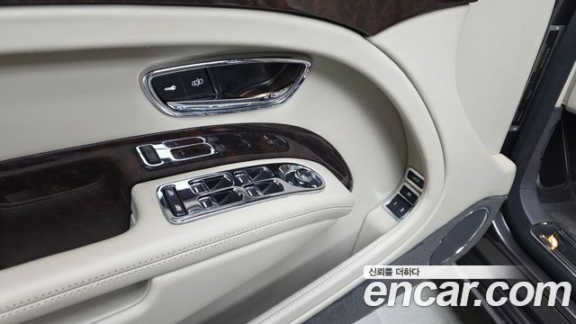 Bentley Mulsanne 2018 — photo 25