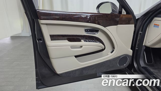 Bentley Mulsanne 2018 — photo 14