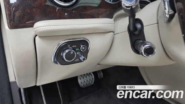 Bentley Mulsanne 2018 — photo 27