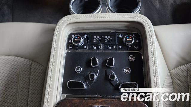 Bentley Mulsanne 2018 — photo 33