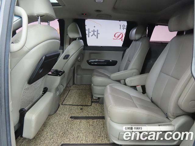 Kia Canival 2016 — photo 6