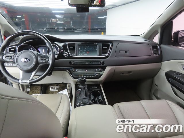 Kia Canival 2016 — photo 7