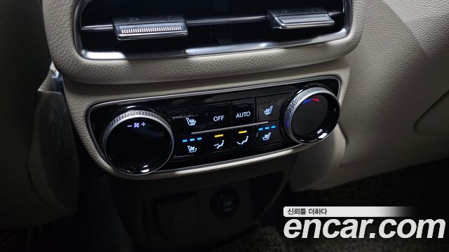 Genesis GV80 2022 — photo 32