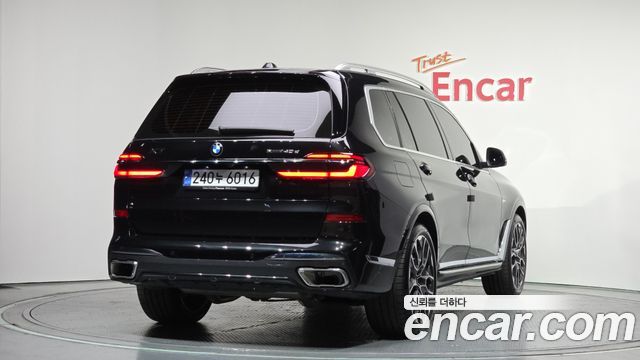 BMW X7 2025 — photo 2