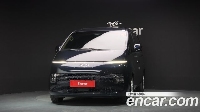 Hyundai Staria 2023 — photo 3