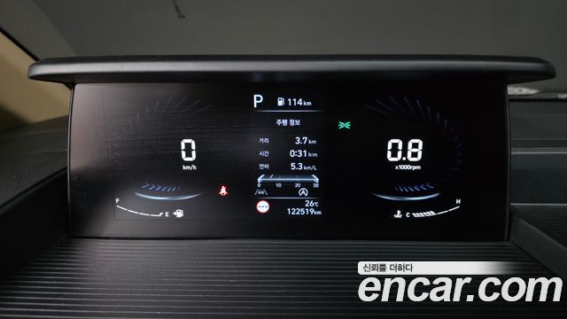 Hyundai Staria 2023 — photo 11