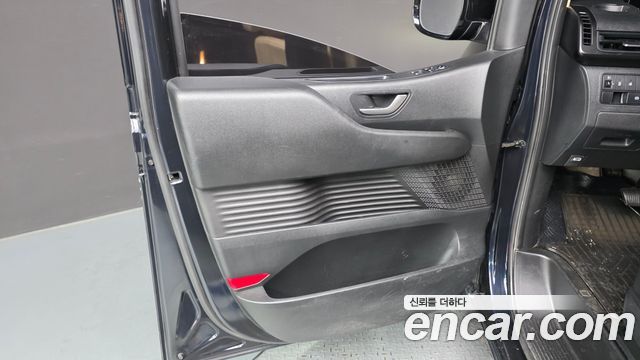 Hyundai Staria 2023 — photo 22