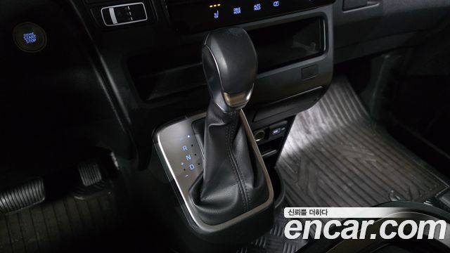 Hyundai Staria 2023 — photo 23
