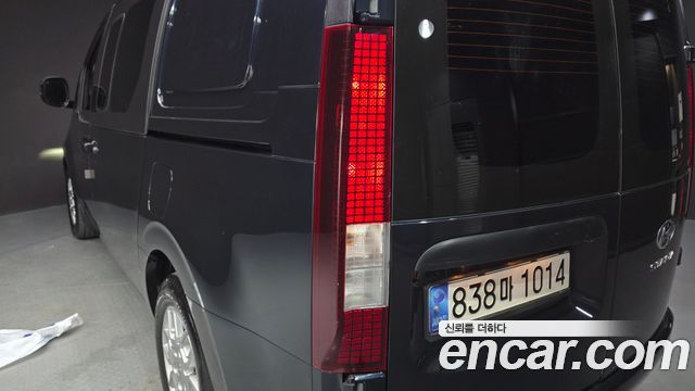 Hyundai Staria 2023 — photo 9
