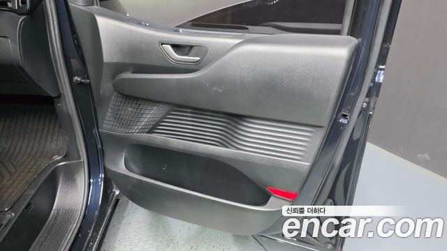 Hyundai Staria 2023 — photo 14