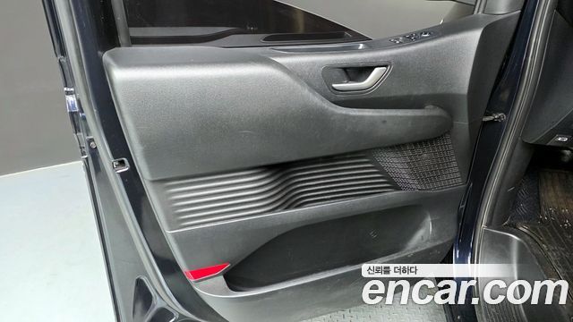 Hyundai Staria 2023 — photo 15