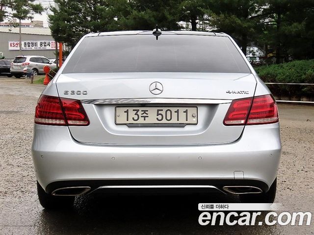 Mercedes-Benz E-Class 2014 — photo 4