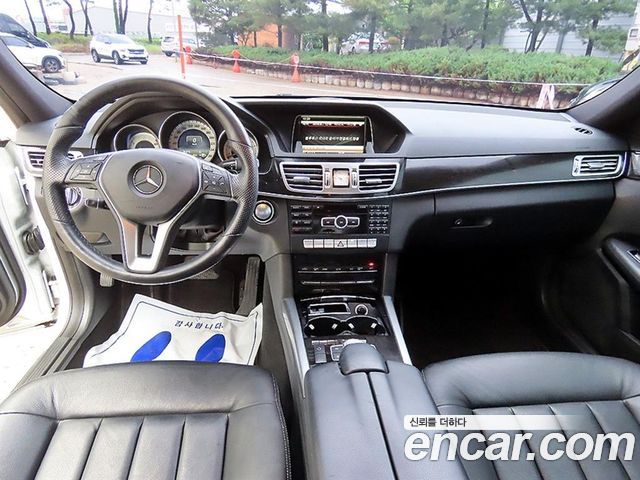Mercedes-Benz E-Class 2014 — photo 7