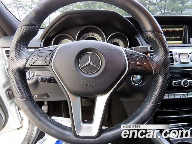 Mercedes-Benz E-Class 2014 — photo 8