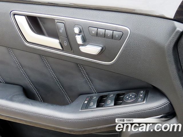 Mercedes-Benz E-Class 2014 — photo 11