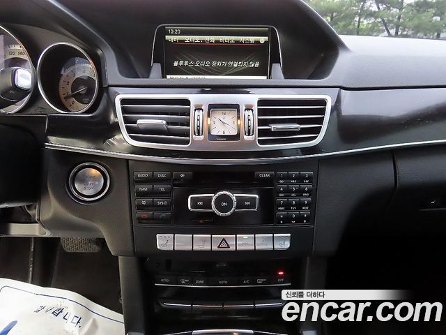 Mercedes-Benz E-Class 2014 — photo 13