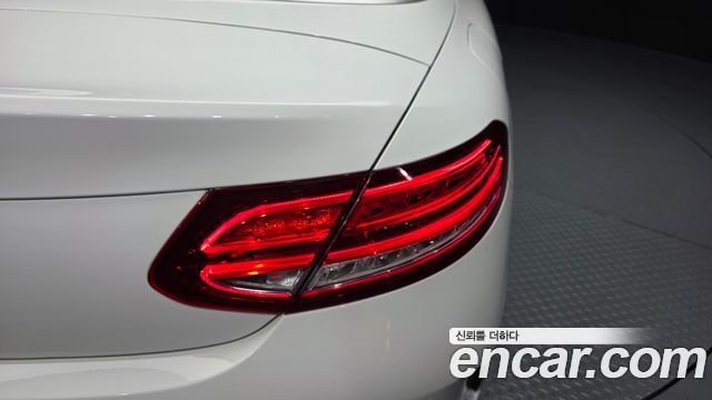 Mercedes-Benz C-Class 2017 — photo 9