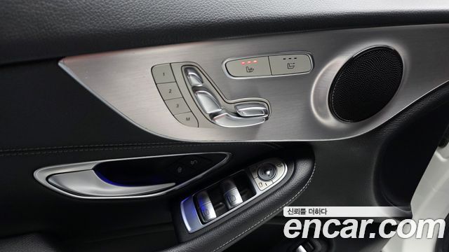 Mercedes-Benz C-Class 2017 — photo 30