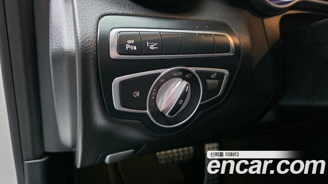 Mercedes-Benz C-Class 2017 — photo 33