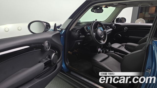 Mini Cooper 2022 — photo 13