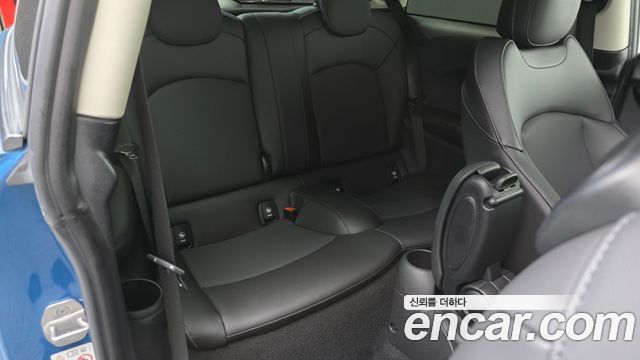Mini Cooper 2022 — photo 17