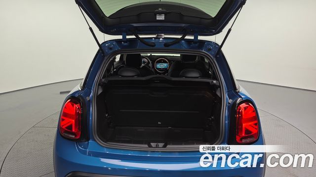 Mini Cooper 2022 — photo 26