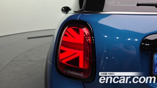 Mini Cooper 2022 — photo 9