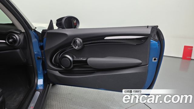 Mini Cooper 2022 — photo 15