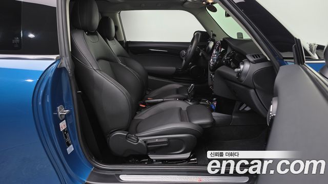 Mini Cooper 2022 — photo 16