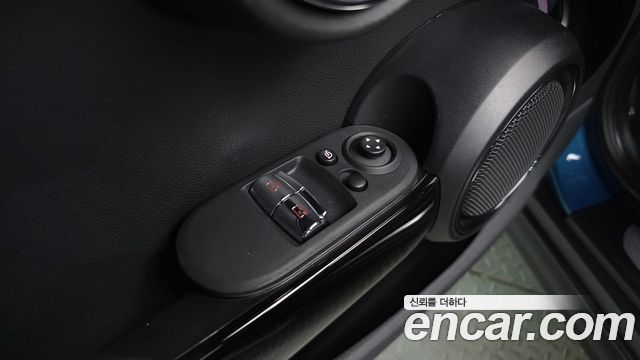 Mini Cooper 2022 — photo 28