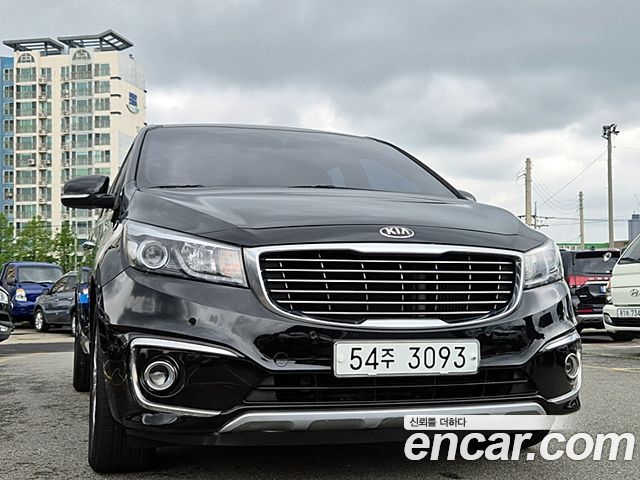 Kia Canival 2016 — photo 1