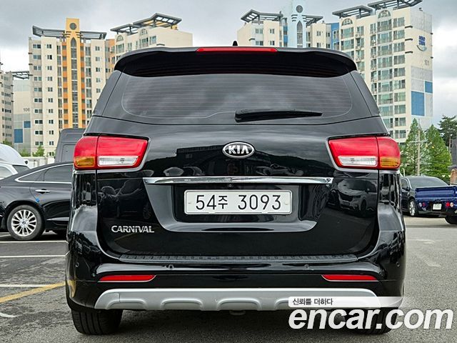 Kia Canival 2016 — photo 4