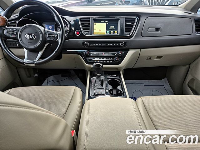 Kia Canival 2016 — photo 7