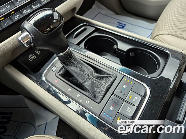 Kia Canival 2016 — photo 9