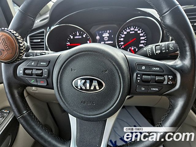 Kia Canival 2016 — photo 18