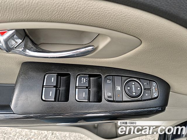 Kia Canival 2016 — photo 19