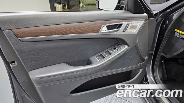 Genesis G80 2019 — photo 14