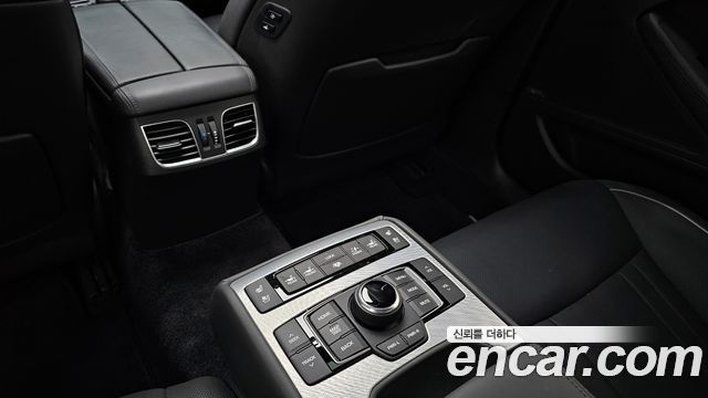 Genesis G80 2019 — photo 27