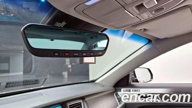 Genesis G80 2019 — photo 28