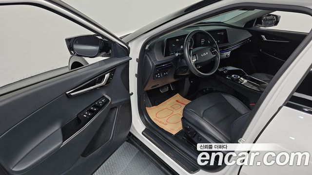 Kia EV6 2022 — photo 13