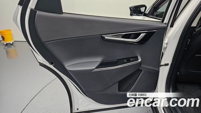 Kia EV6 2022 — photo 15