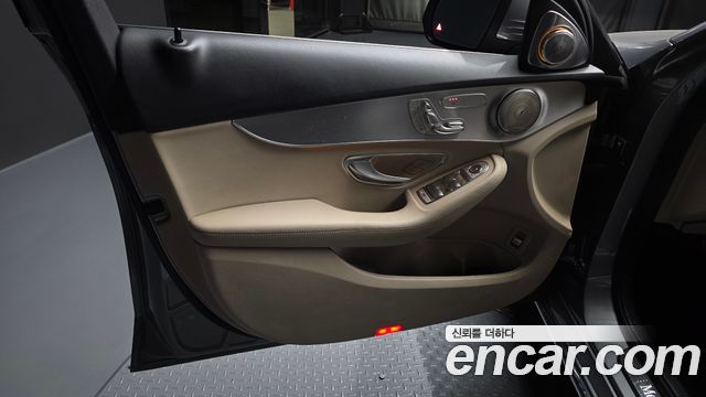 Mercedes-Benz C-Class 2016 — photo 14