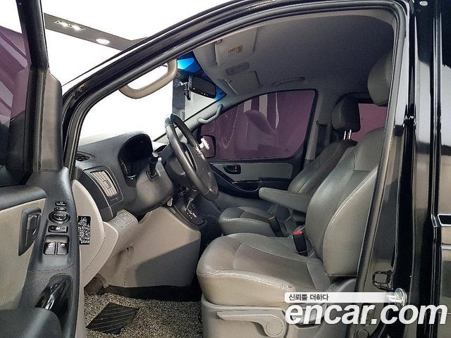Hyundai Starex 2019 — photo 8