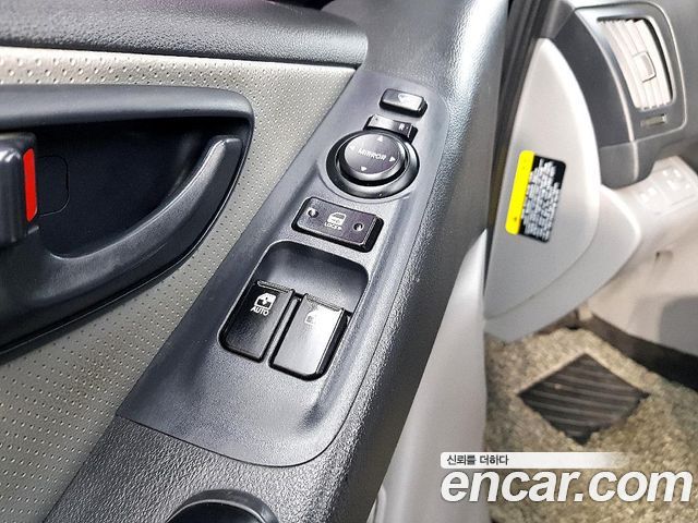 Hyundai Starex 2019 — photo 12